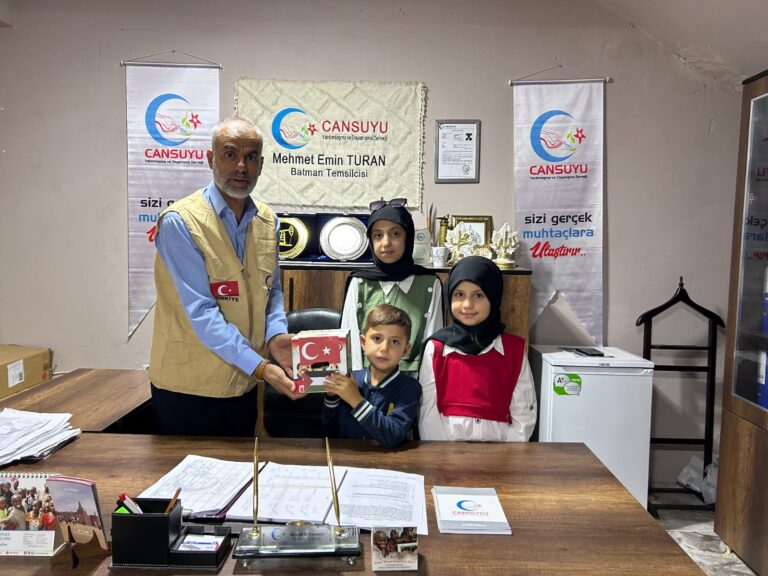 Minik Yüreklerden Büyük Destek: Harçlıklarını Gazze’ye Bağışladılar