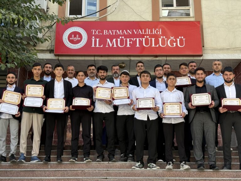 Batman’da 55 Hafız İçin Mezuniyet Töreni Düzenlendi