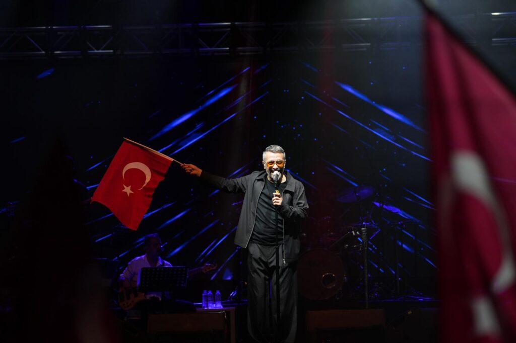 PENDİK’TE RESUL DİNDAR ŞOV…