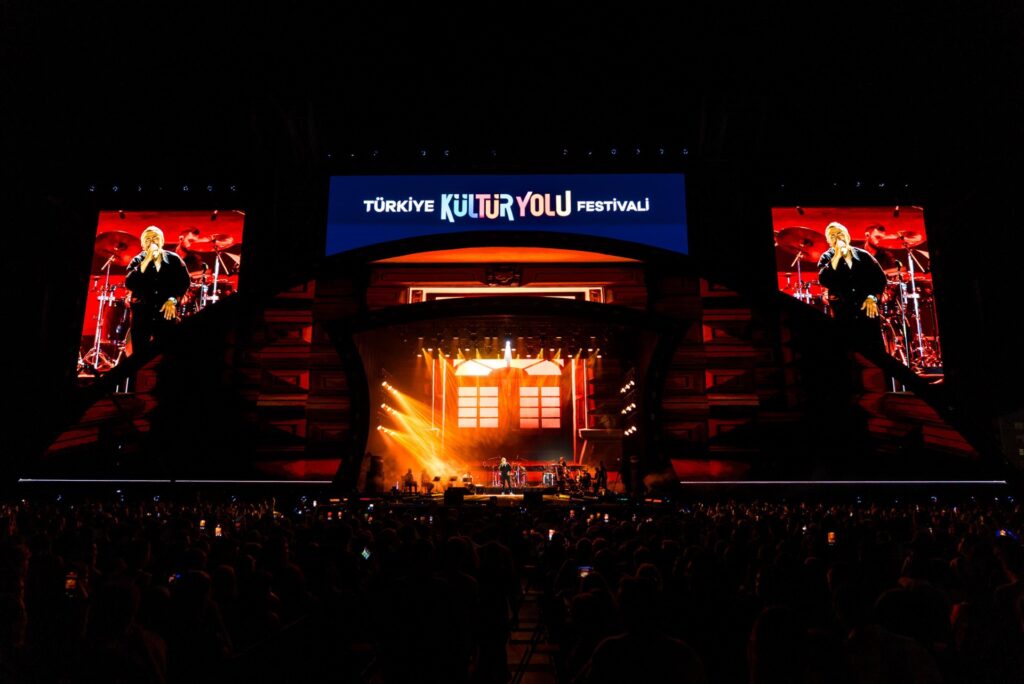 RESUL DİNDAR ENERJİSİ ÇANAKKALE’Yİ SARDI…