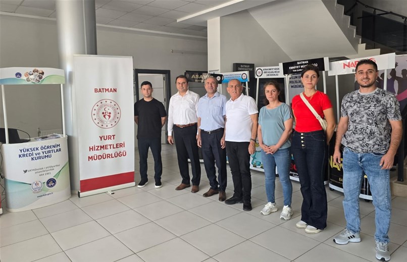 GENÇLİK ÖĞRENCİLERİ KARŞILIYOR