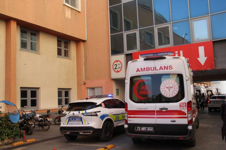 Bıçak ve sopalı kavga: 5 yaralı