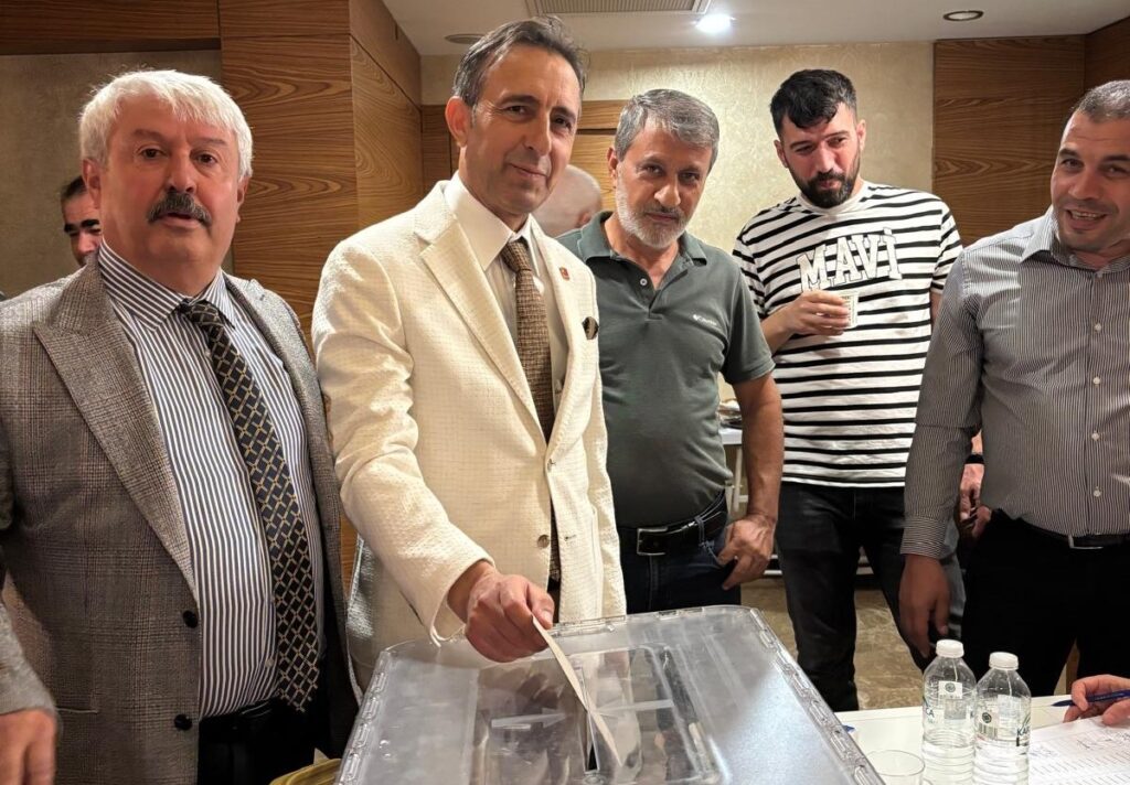 CHP Batman İl Kongresi’nde Yaşar Güven Tazeledi