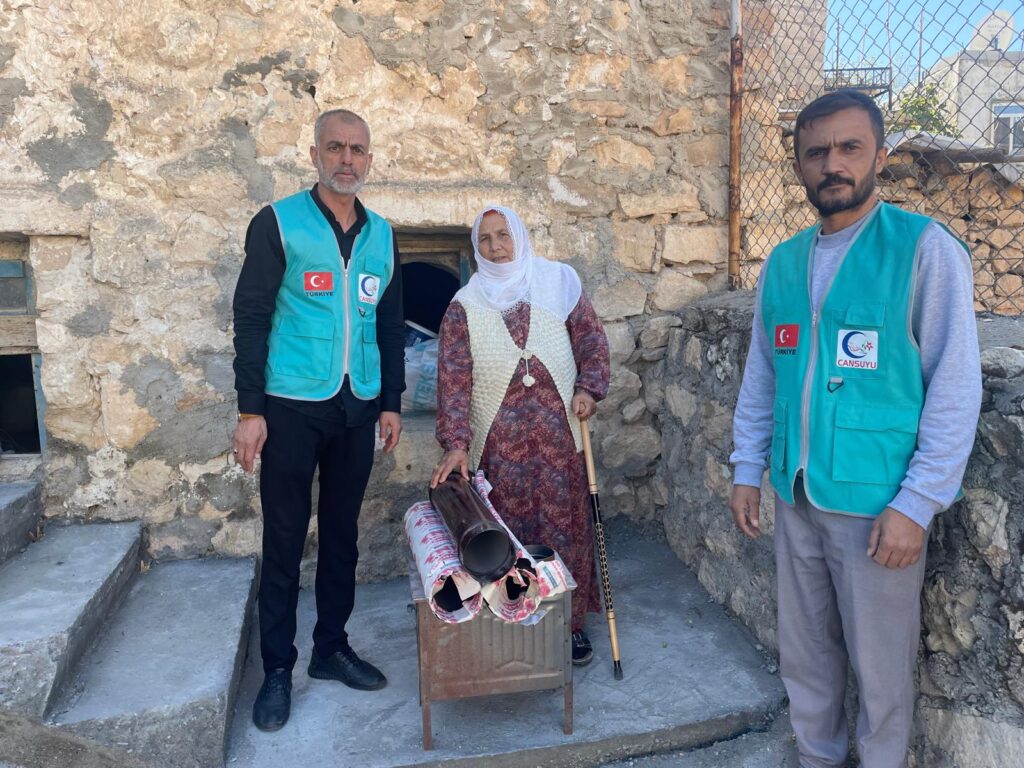 Cansuyu Derneği’nden Batman’da 200 Soba Dağıtımı