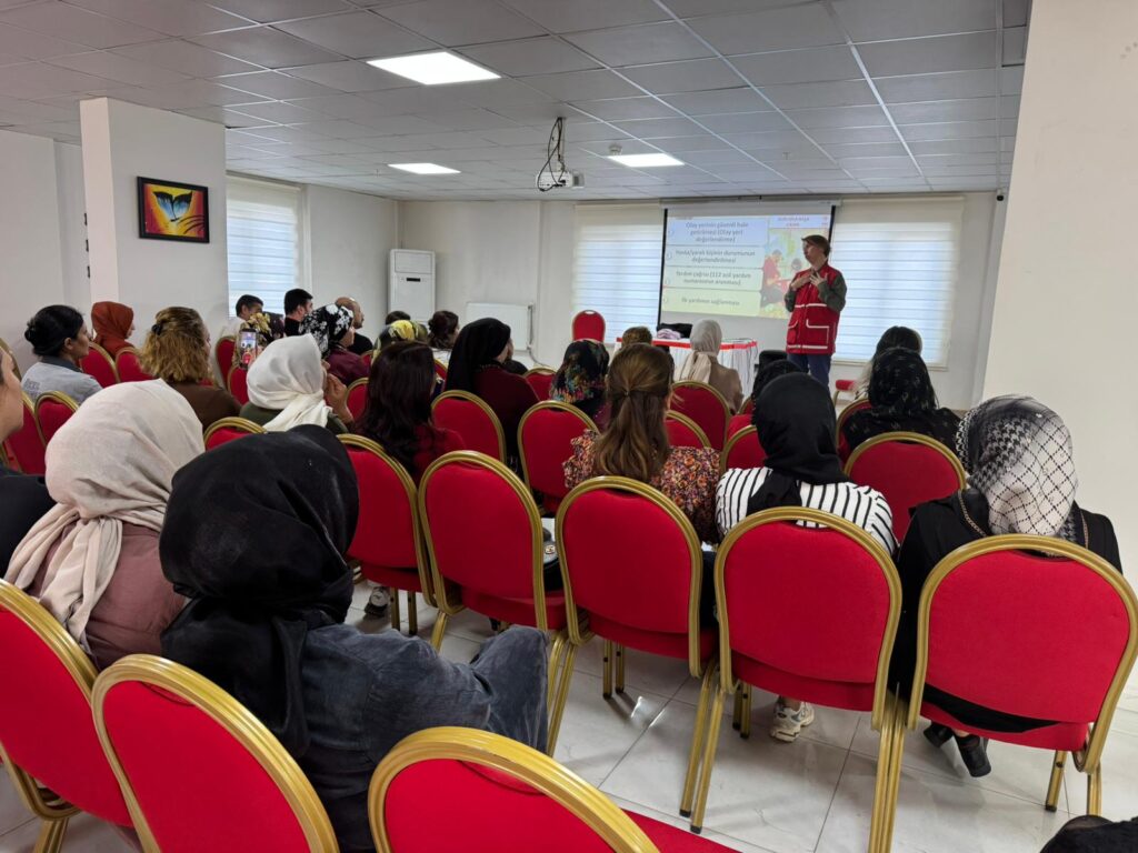 Kızılay’dan Yurtlarda “Temel İlk Yardım Bilinci” Eğitimi