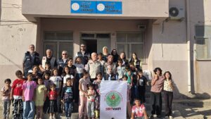 Köy Okullarına Yardım Eli Uzattılar