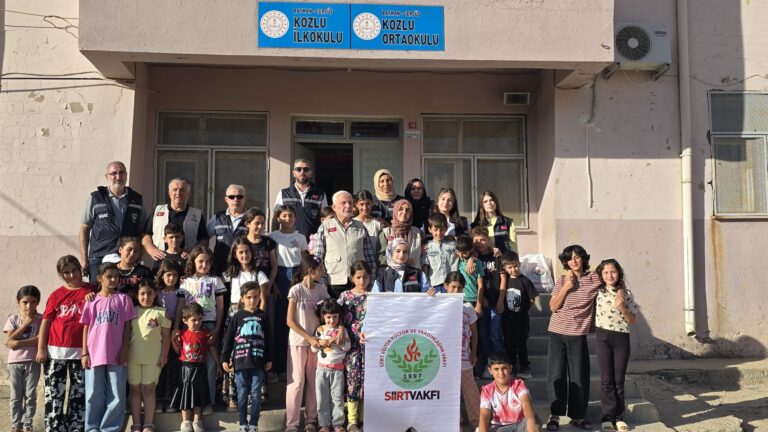 Köy Okullarına Yardım Eli Uzattılar