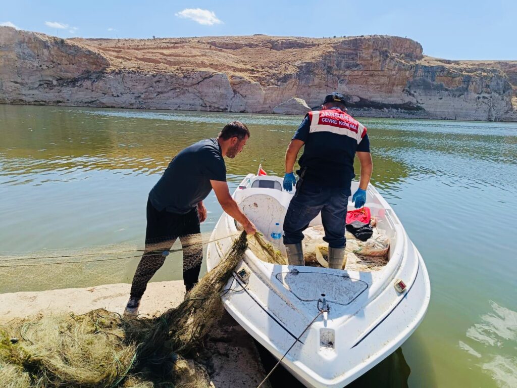 DİCLE NEHRİ’NDE KAÇAK AVCILIĞA GEÇİT YOK
