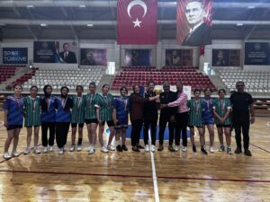 HENTBOL GENÇ KIZLARDA ŞAMPİYON İBN-İ SİNA MTAL