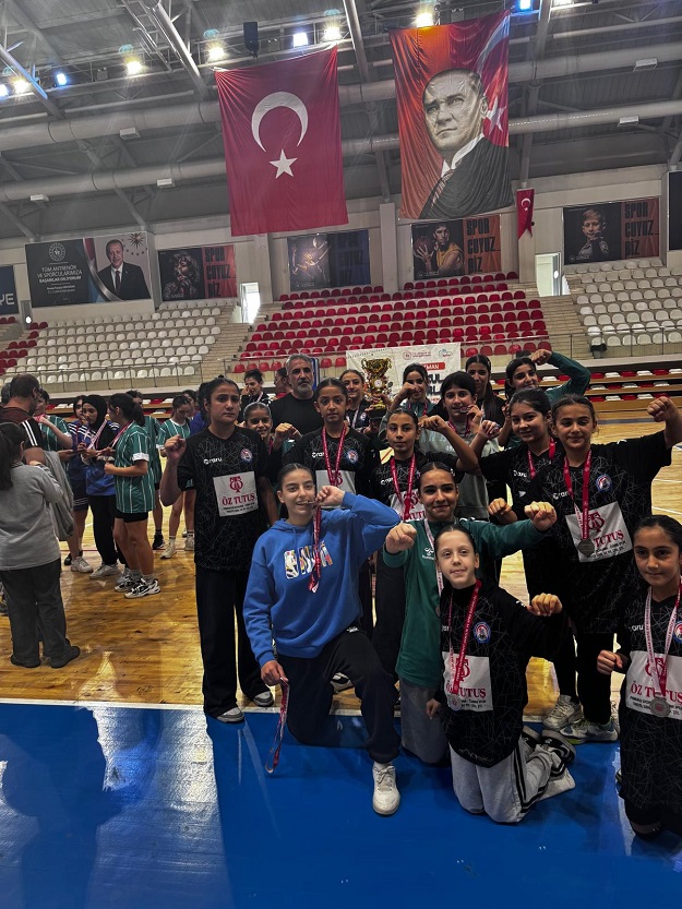 HENTBOLUN YILDIZ ŞAMPİYONU TOKİ KÂZIMKARABEKİR ORTAOKULU OLDU