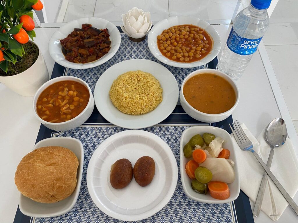 YURT YEMEKLERİNDE HİJYEN VE KALİTEDE TAVİZ YOK