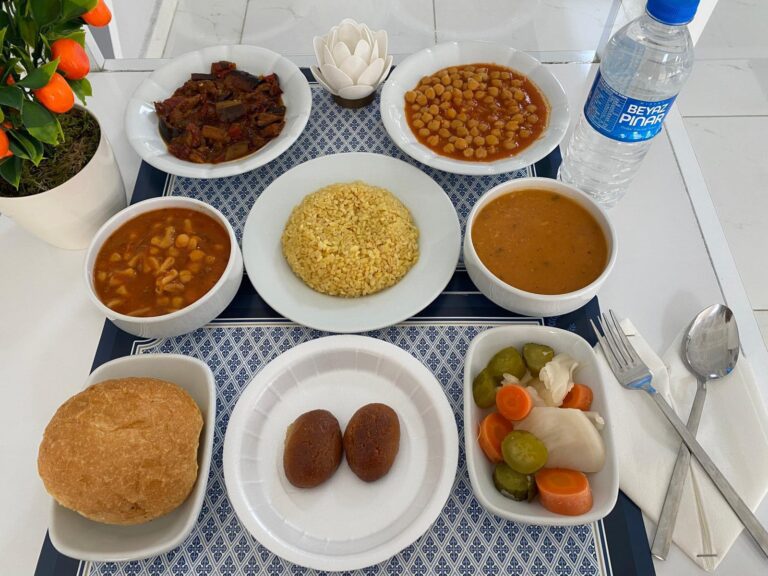 YURT YEMEKLERİNDE HİJYEN VE KALİTEDE TAVİZ YOK