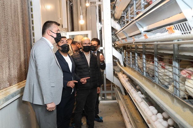 GARZAN YUMURTA TESİSİNE KAYMAKAM SERİN’DEN TAM NOT