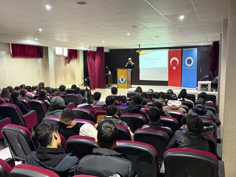 Gençler Batman’ın Tarihini Akademisyenlerden Dinledi