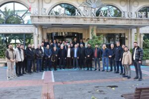 “BU BİR HİZMET YARIŞIDIR, SİYASİ YARIŞ DEĞİL”