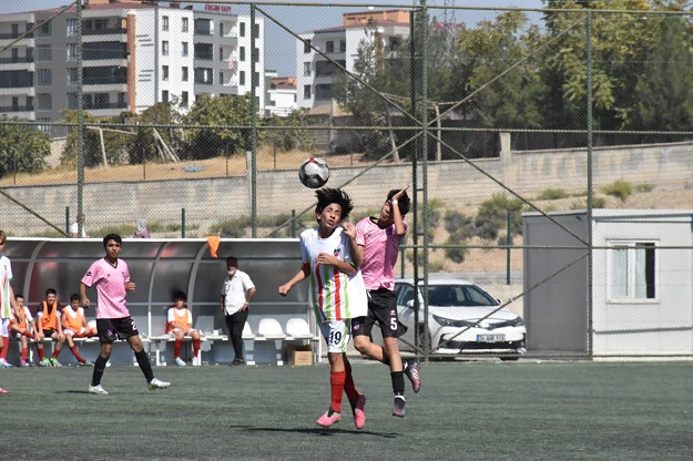 9 TAKIMIMIZ GELİŞİM LİGLERİNDE MÜCADELE EDİYOR