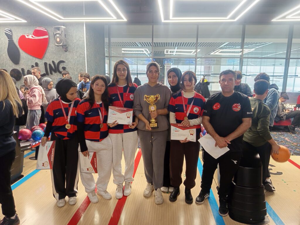 46 OKUL VE 230 SPORCUYLA BOWLİNG ŞAMPİYONASI