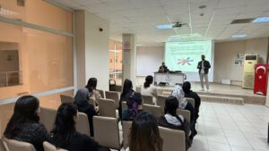 “GENÇLİK VE RUH SAĞLIĞI” SEMİNERİ DÜZENLENDİ