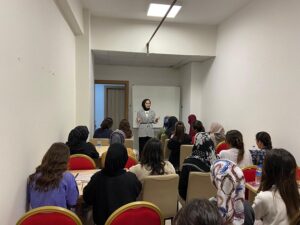 SÜVEYBE ANA YURDUNDA İNGİLİZCE KURSUNA YOĞUN İLGİ