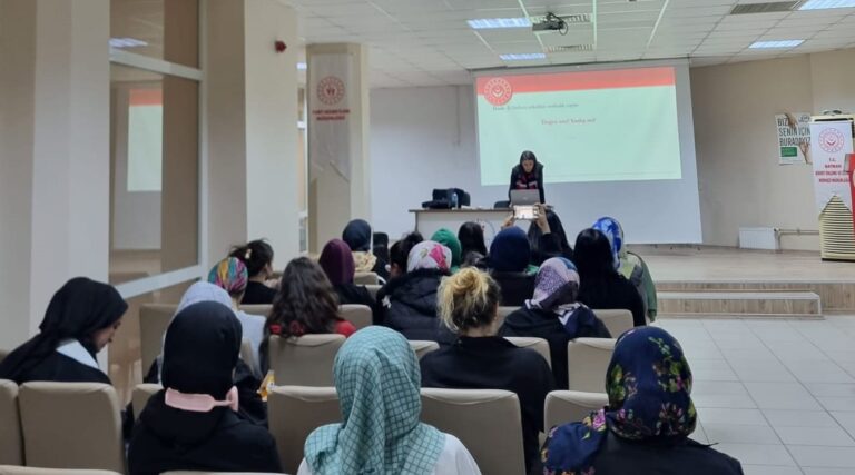 KIZ YURDUNDAN ‘KADINA EL KALKAMAZ’ SEMİNERİ