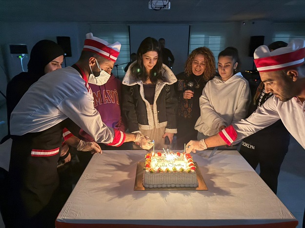 KASIM AYINDA DOĞAN ÖĞRENCİLERE SÜRPRİZ KUTLAMA