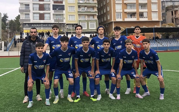 BATMAN’IN GENÇ YILDIZLARI SİİRT’TE 3 PUANI ALDI