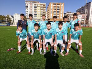 1955 BATMAN BELEDİYE U17, DİSİPLİNLİ FUTBOLUYLA KAZANDI: 1-2