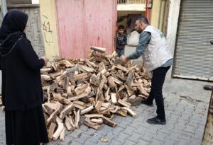 “Hayırseverlerin Desteğiyle 20 Ton Odun İhtiyaç Sahiplerine Ulaştı”