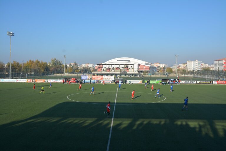 “B GRUBU’NDA ZİRVE YARIŞI KIZIŞTI”