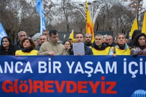 Kamu Emekçileri Ayakta: ‘Geçinemiyoruz’