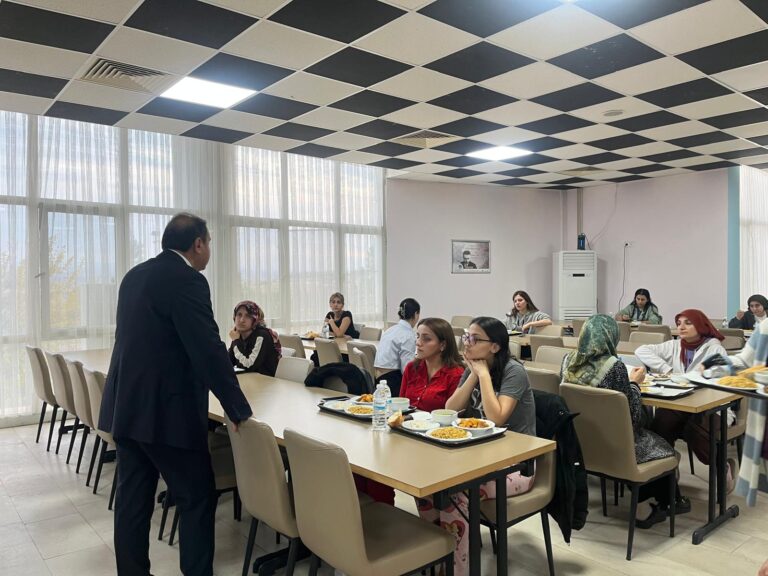 GÜLTEKİN ÖĞRENCİLERİ YERİNDE DİNLEDİ