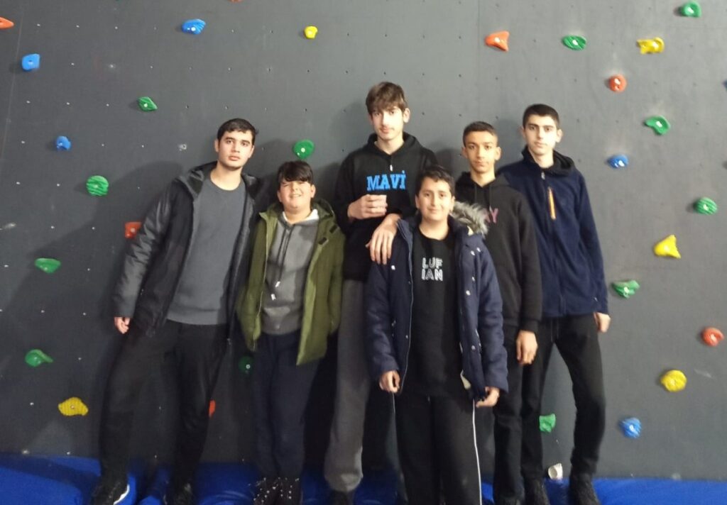 KIŞ KAMPINDA BATMAN RÜZGÂRI ESTİ