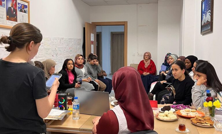 ŞİİR YARIŞMASIYLA DUYGU SELİ YAŞANDI