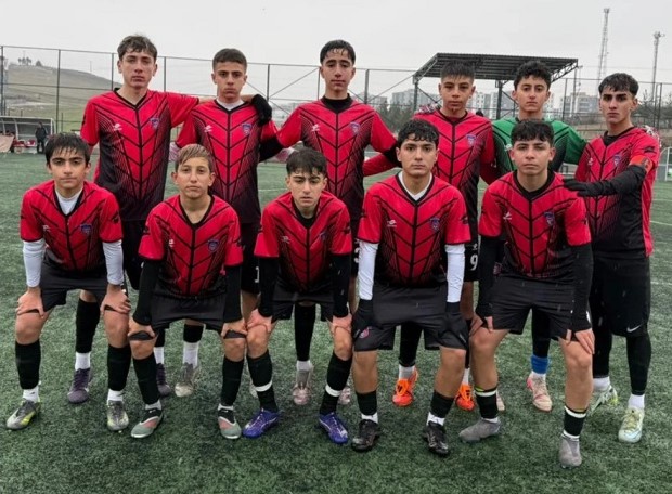 EMİRHAN AKGÜN FIRTINASI: 6 GOLLÜ ZAFER! 6-0