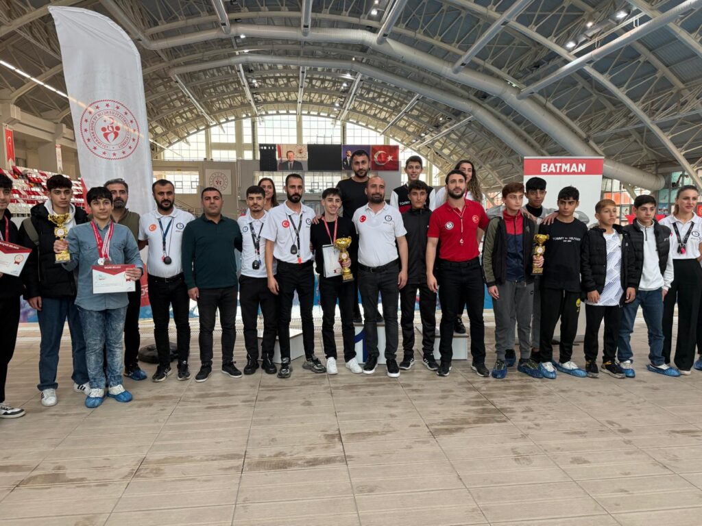 -10 DERECEDE YÜZME YARIŞMALARI TAMAMLANDI