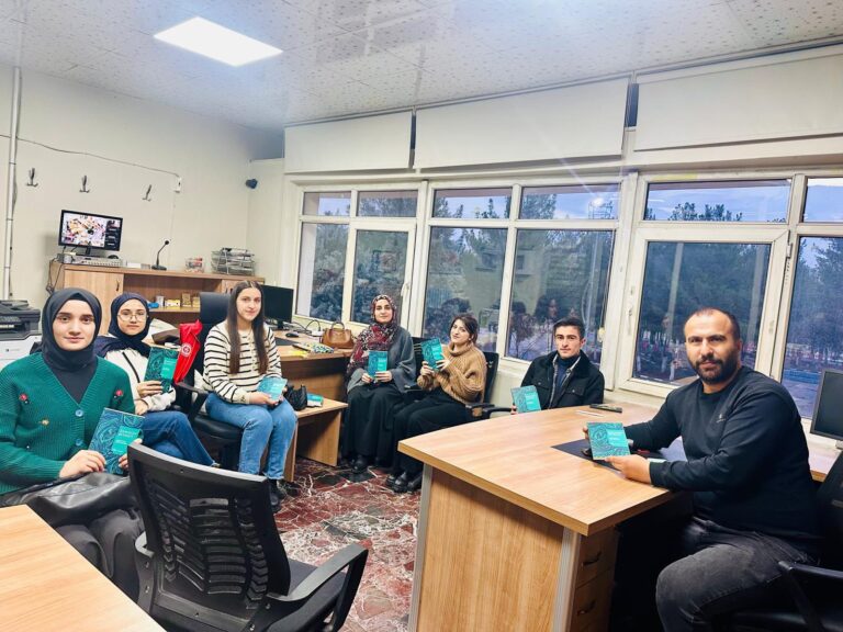 ‘ZAMANIN KIYMETİ’ KİTABININ KRİTİĞİ YAPILDI