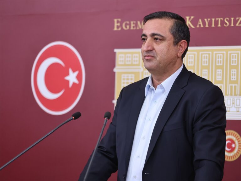 Ramanlı, Suriye’deki Siviller İçin Bir Maaşını Bağışladı