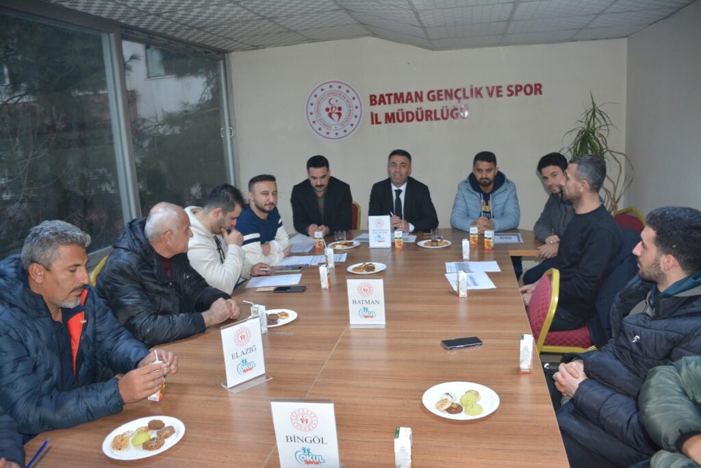 BATMAN’DA HENTBOL YARI FİNAL HEYECANI BAŞLADI