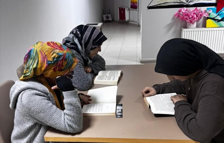 ÖĞRENCİ YURTLARINDA KİTAP OKUMA ETKİNLİĞİ