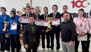 MASA TENİSİNDE BATMAN SPOR LİSESİ FIRTINASI