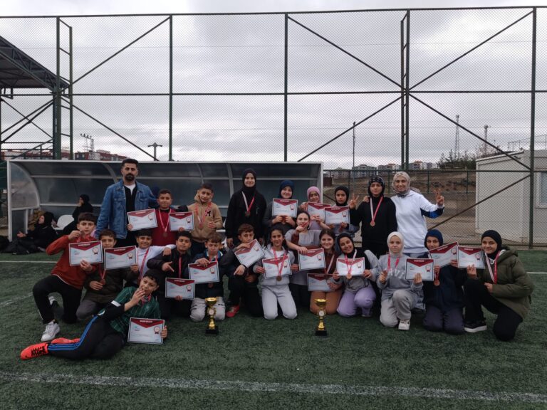 Küçük Ragbiciler İl Şampiyonu Oldu