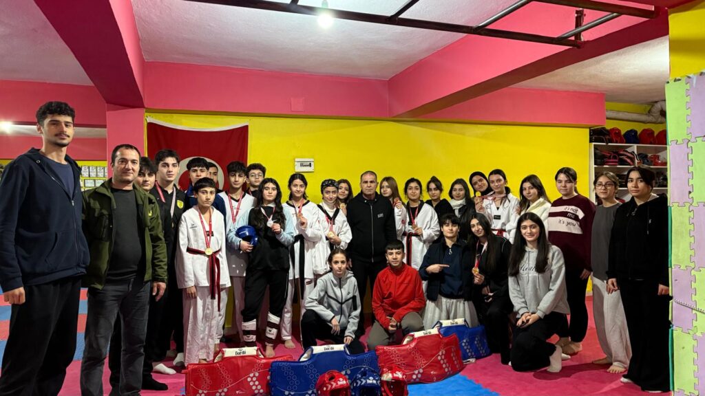 TAEKWONDO ŞAMPİYONLARI BELLİ OLDU