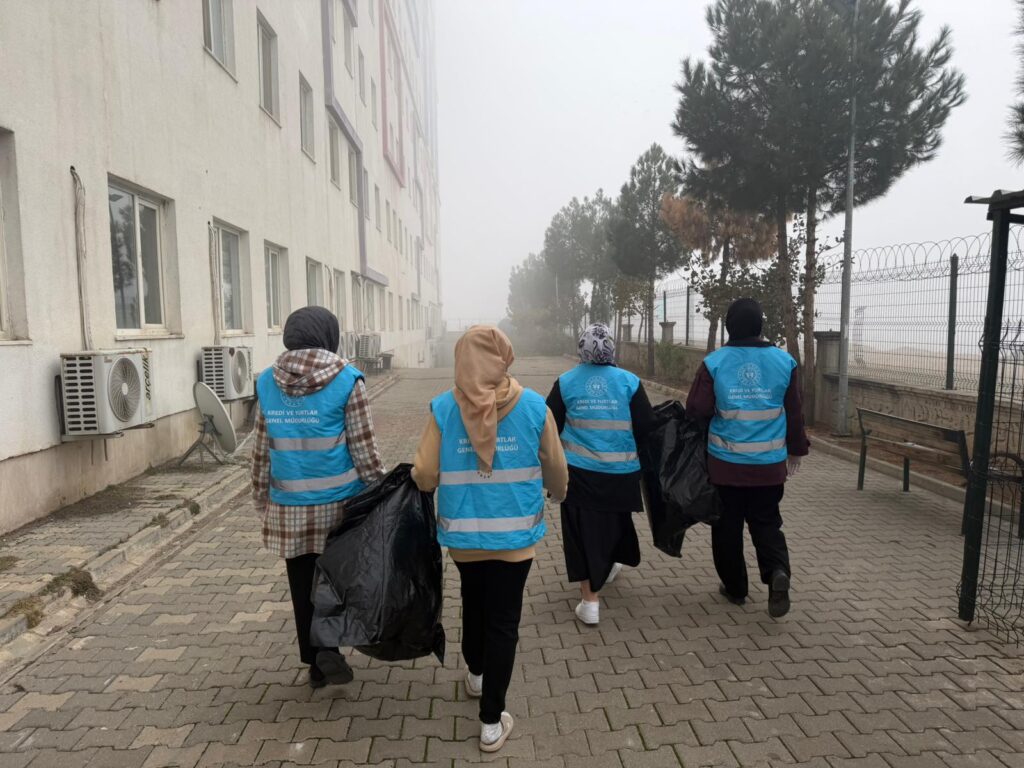 YURT BAHÇESİNDE TEMİZLİK, GELECEĞE UMUT